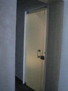 PG120 FRAMELESS BATHROOM WITH LOCK & SANDBLASTING GLASS